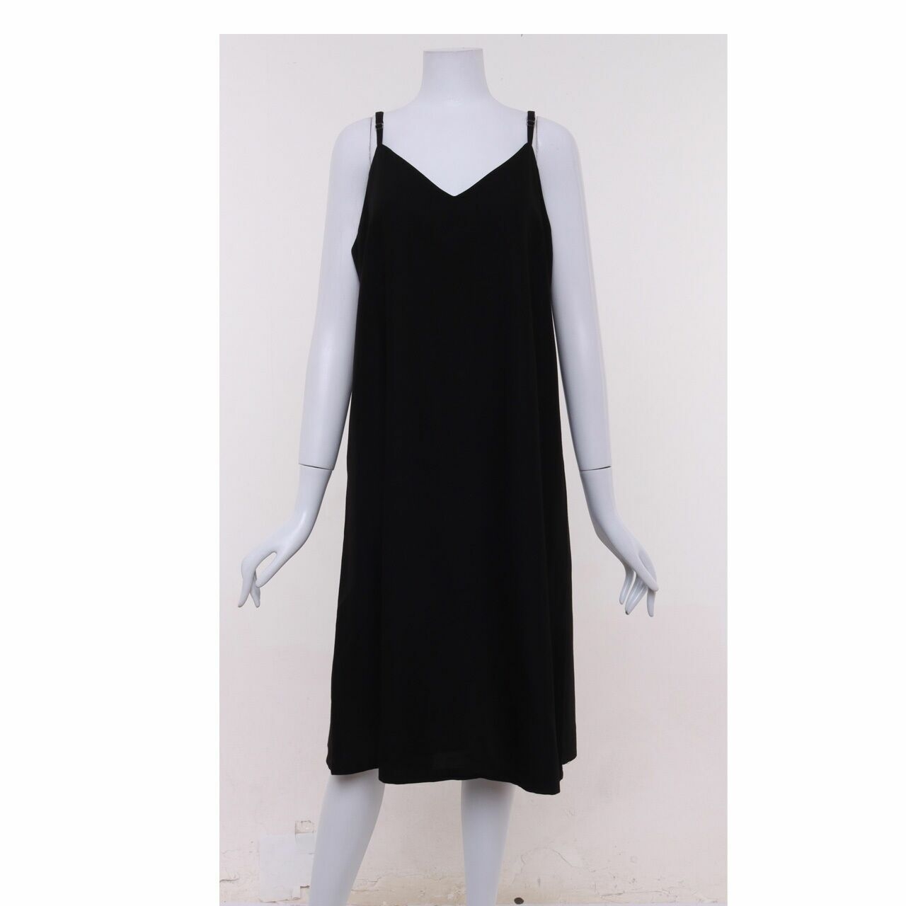kuro Black Sleeveless Midi Dress