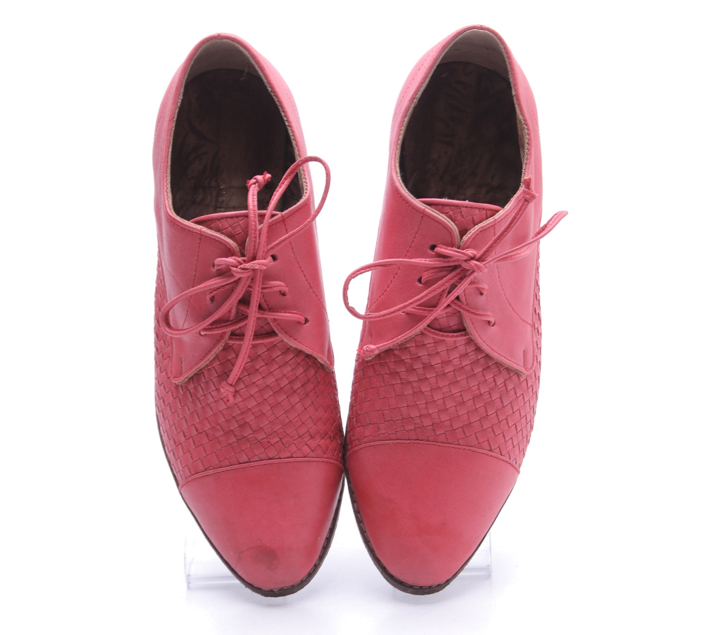 Niluh Djelantik Pink Sneakers