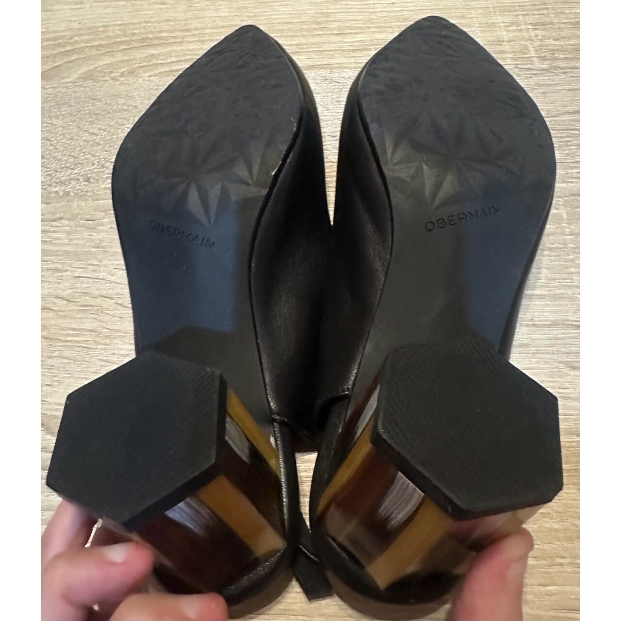 Obermain Black Sepatu