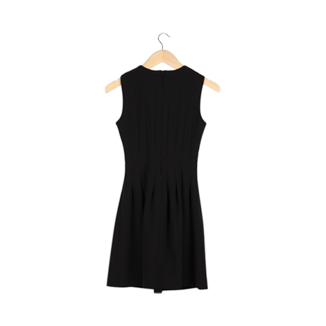 Black Sleeveless Pleated Mini Dress