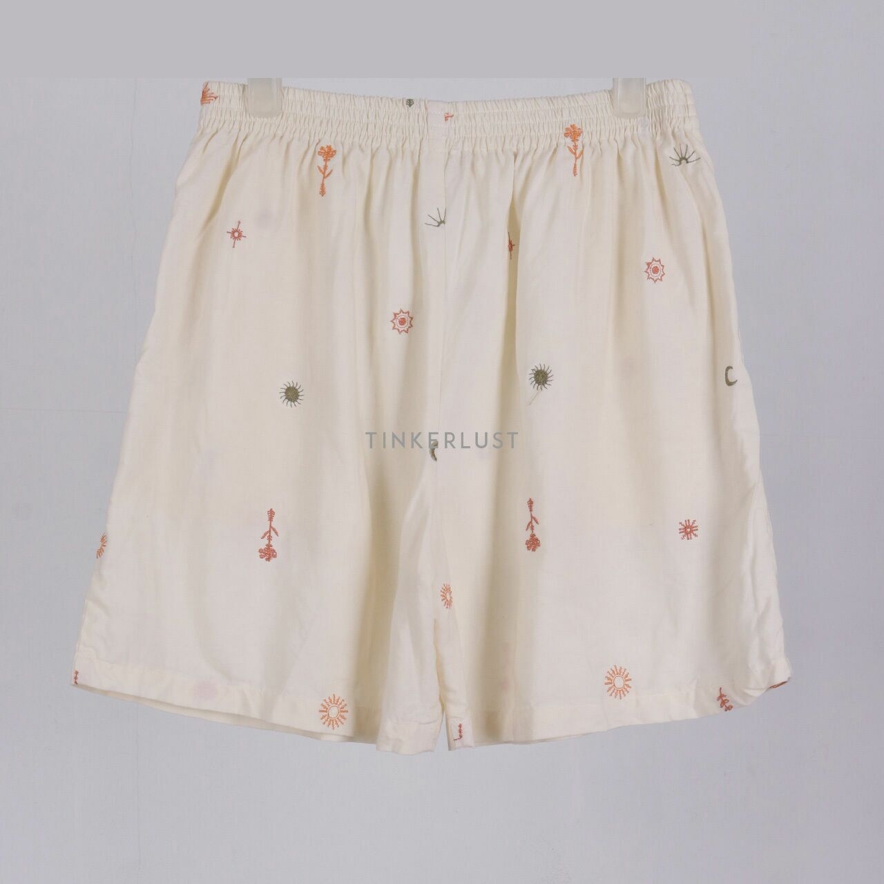 Private Collection Cream Pattern Short Pants