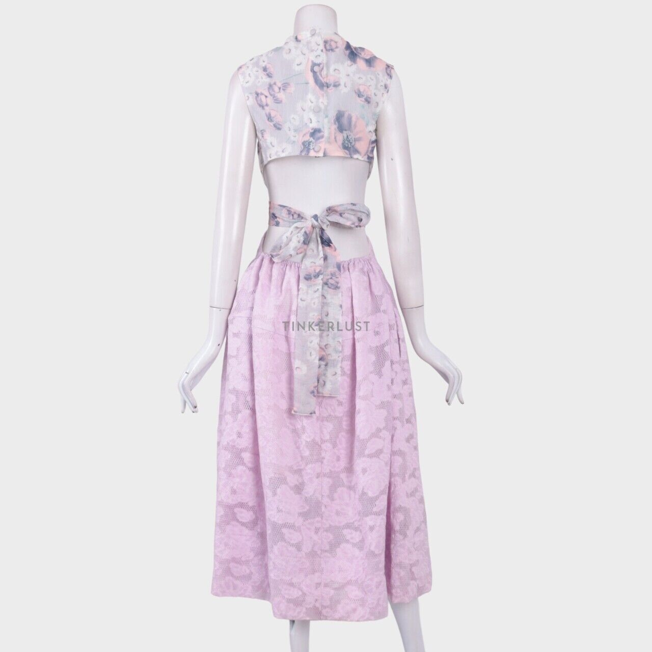 Tities Sapoetra Lilac Floral Midi Dress