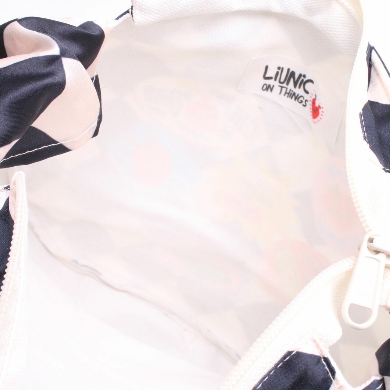 Liunic OnThings Black/White Plaid Handbag