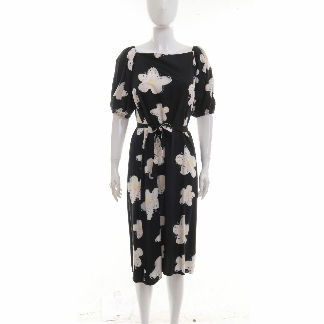 Ramune Black Floral Midi Dress