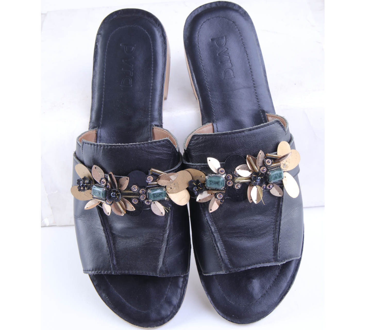 Pvra Black Sandals