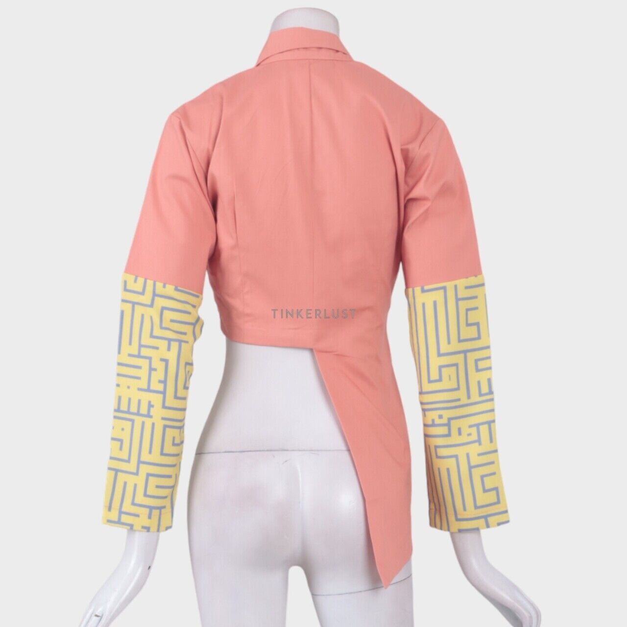 Tities Sapoetra Coral Sleeve Pattern Asymmetric Shirt