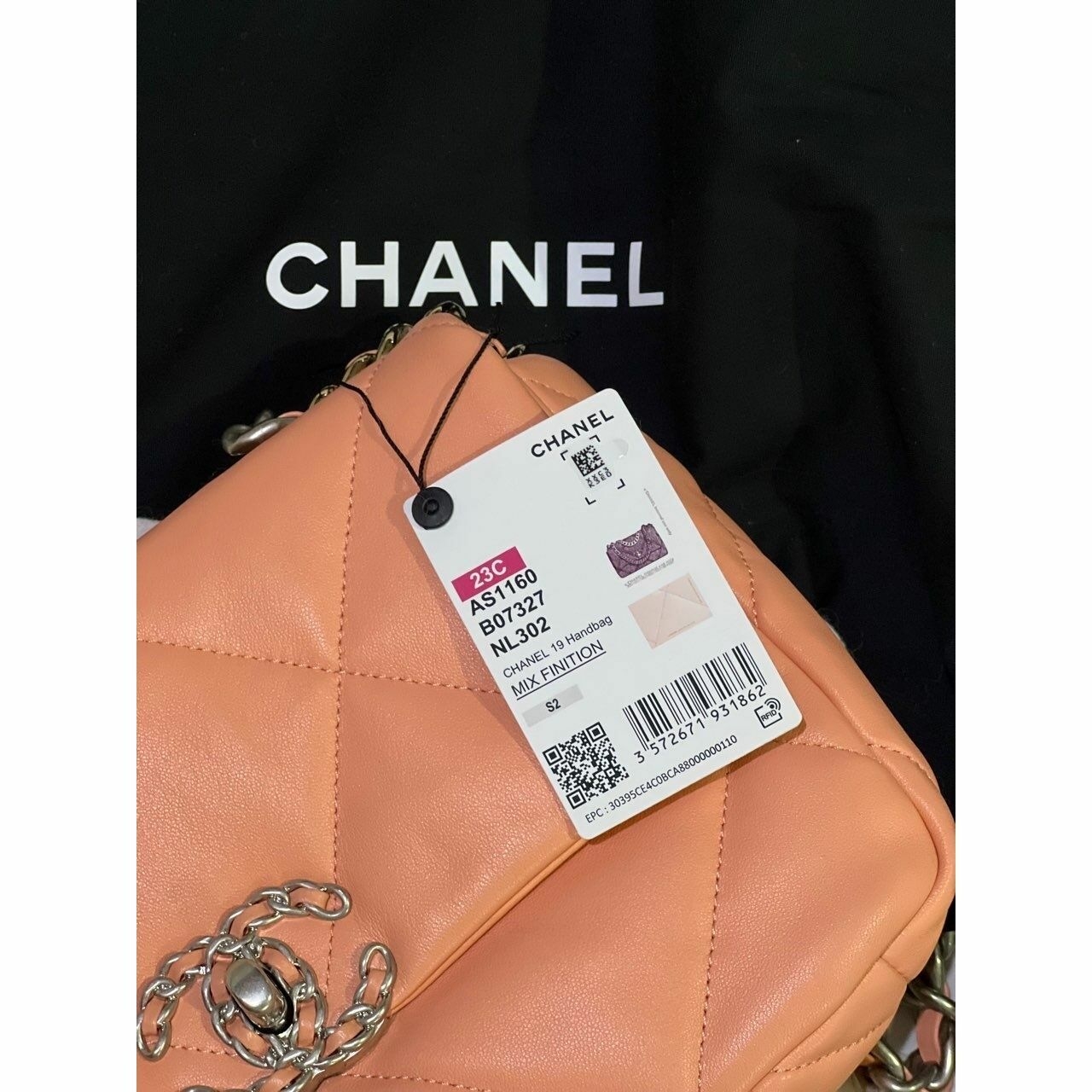 Chanel 19 Small Special Edition Color 2023