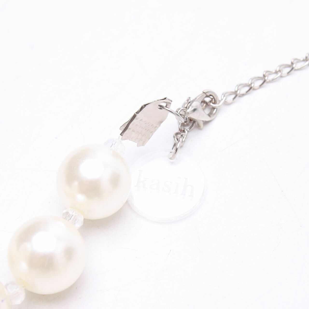 Terkasih Nami White Necklace Jewelry