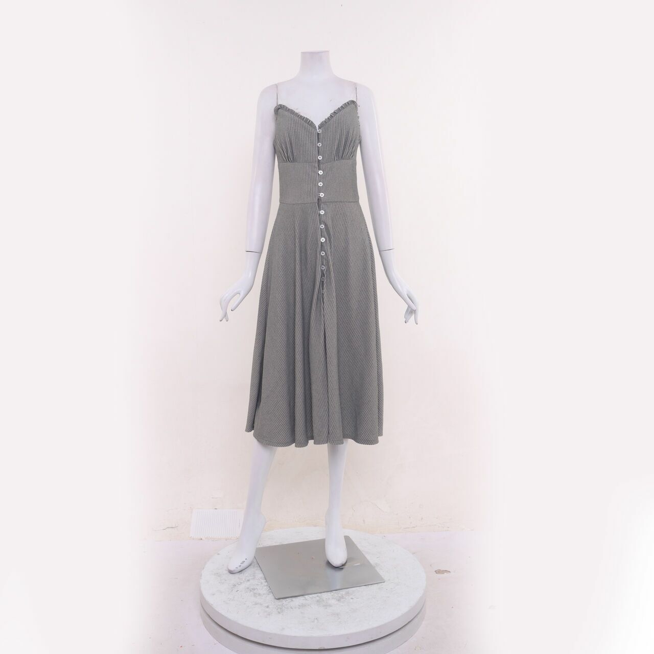 Wearstatuquo Grey Midi Dress