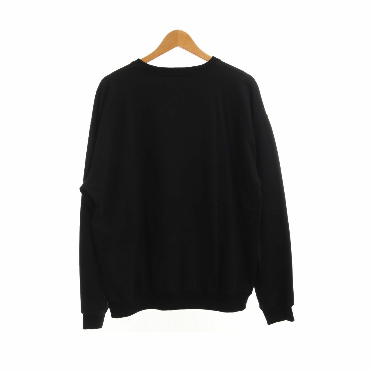 Tities Sapoetra Black Sweater