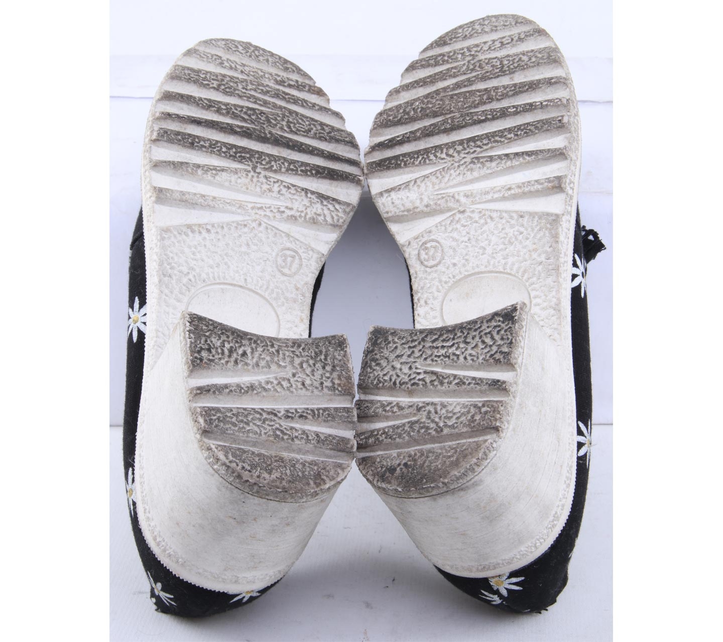 Shoe Corner Black And White Heels