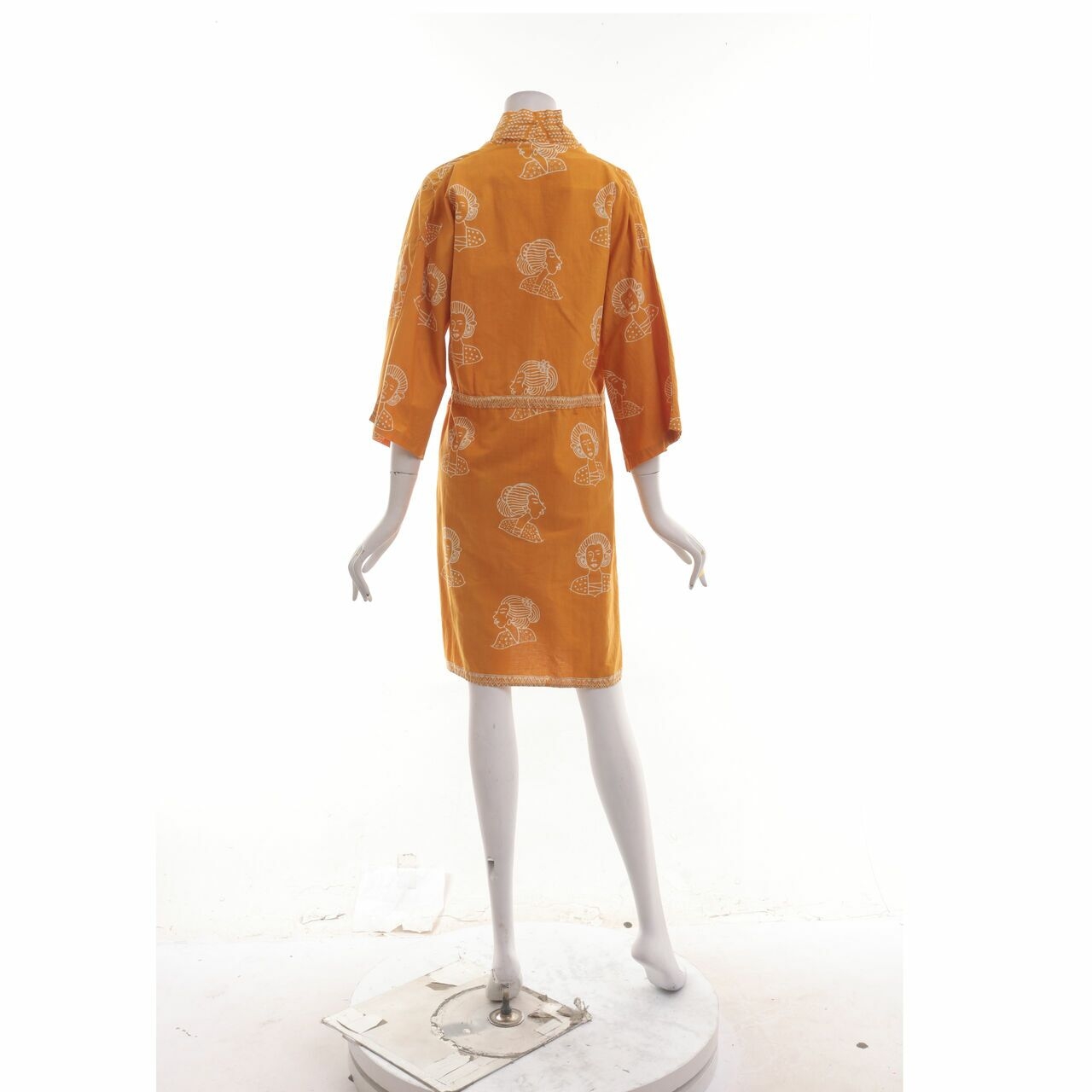 Lemari Lila Orange Midi Dress