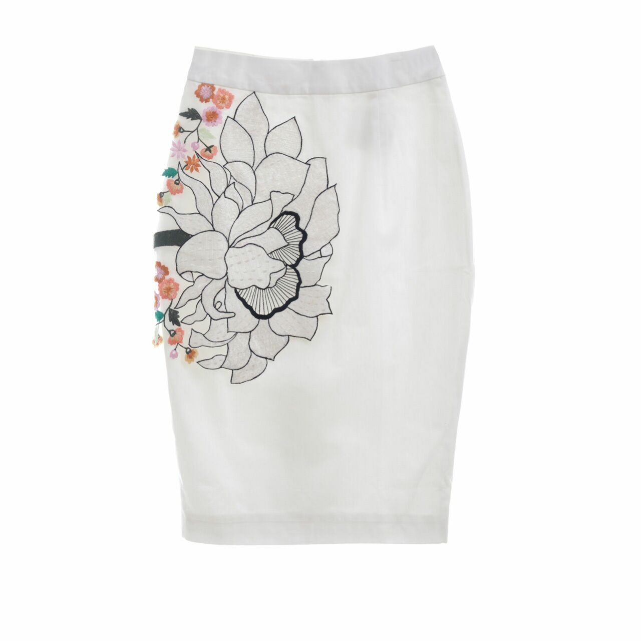 Sissae White Embroidery Midi Skirt