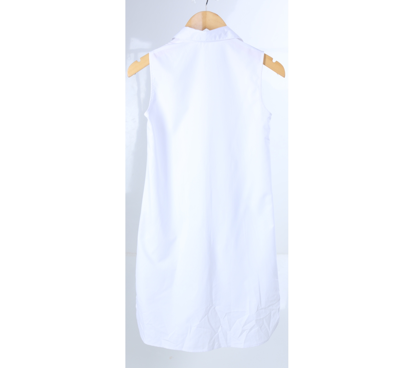 Missori White Sleeveless Shirt