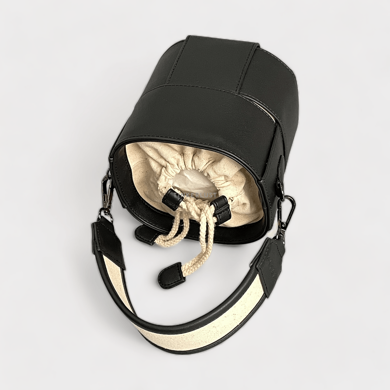 protea Ara Black Handbag