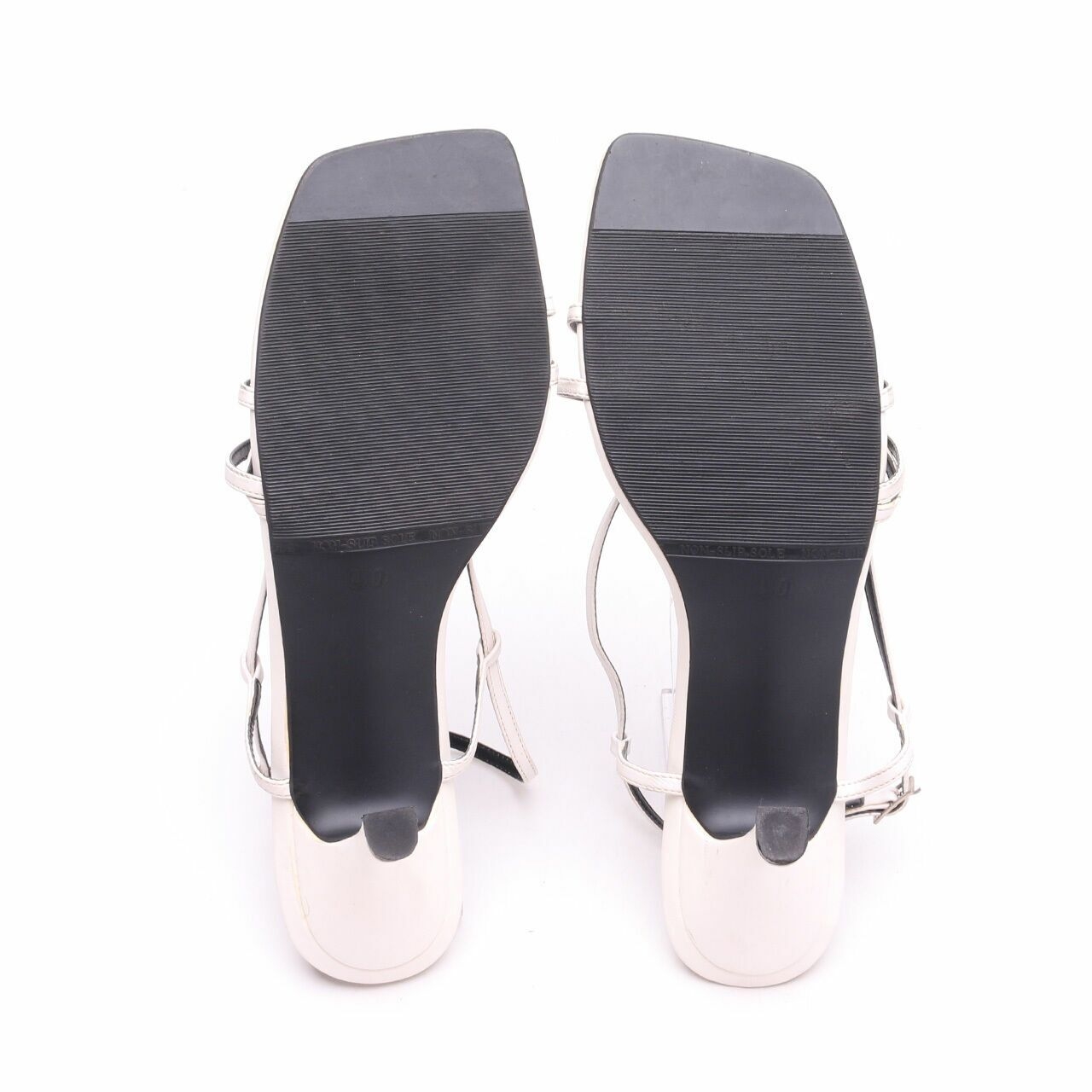 Yubi. White Heels