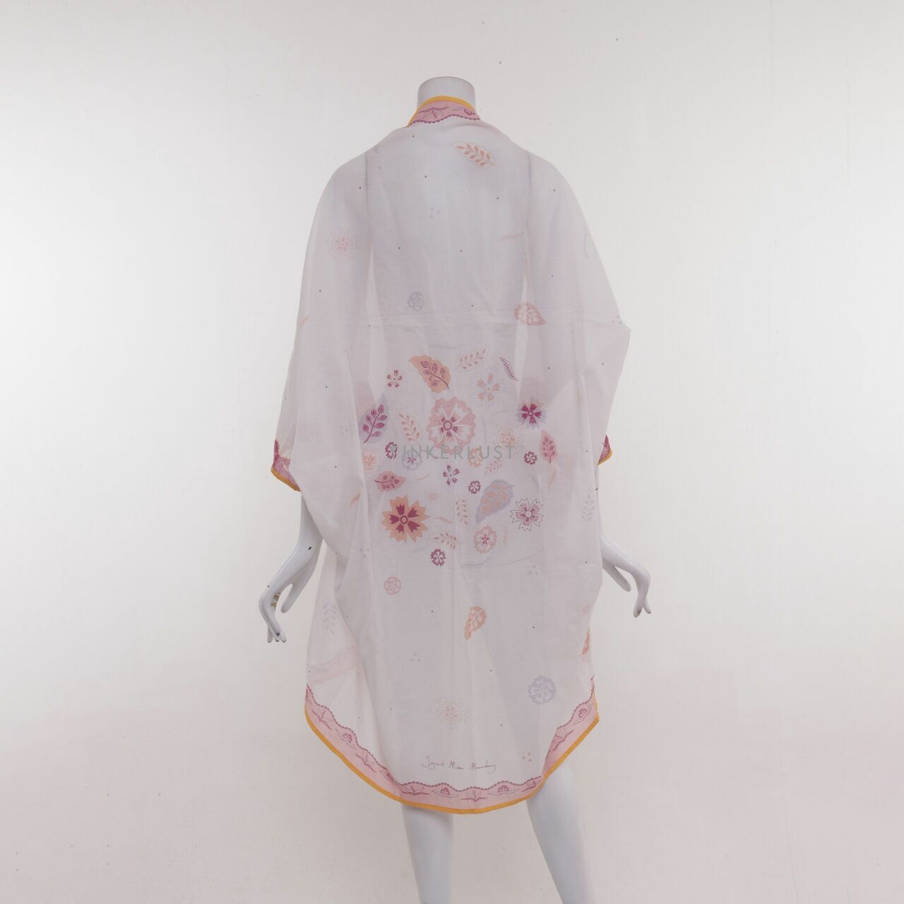 Sejauh Mata Memandang White Kimono
