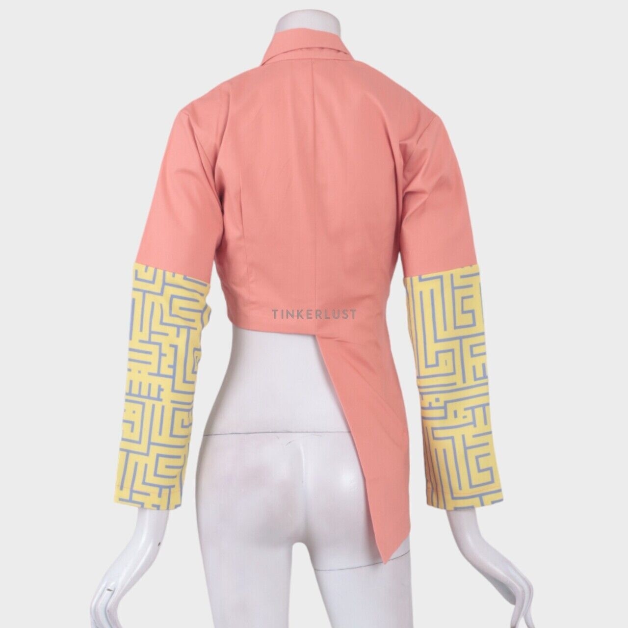 Tities Sapoetra Coral Sleeve Pattern Asymmetric Shirt