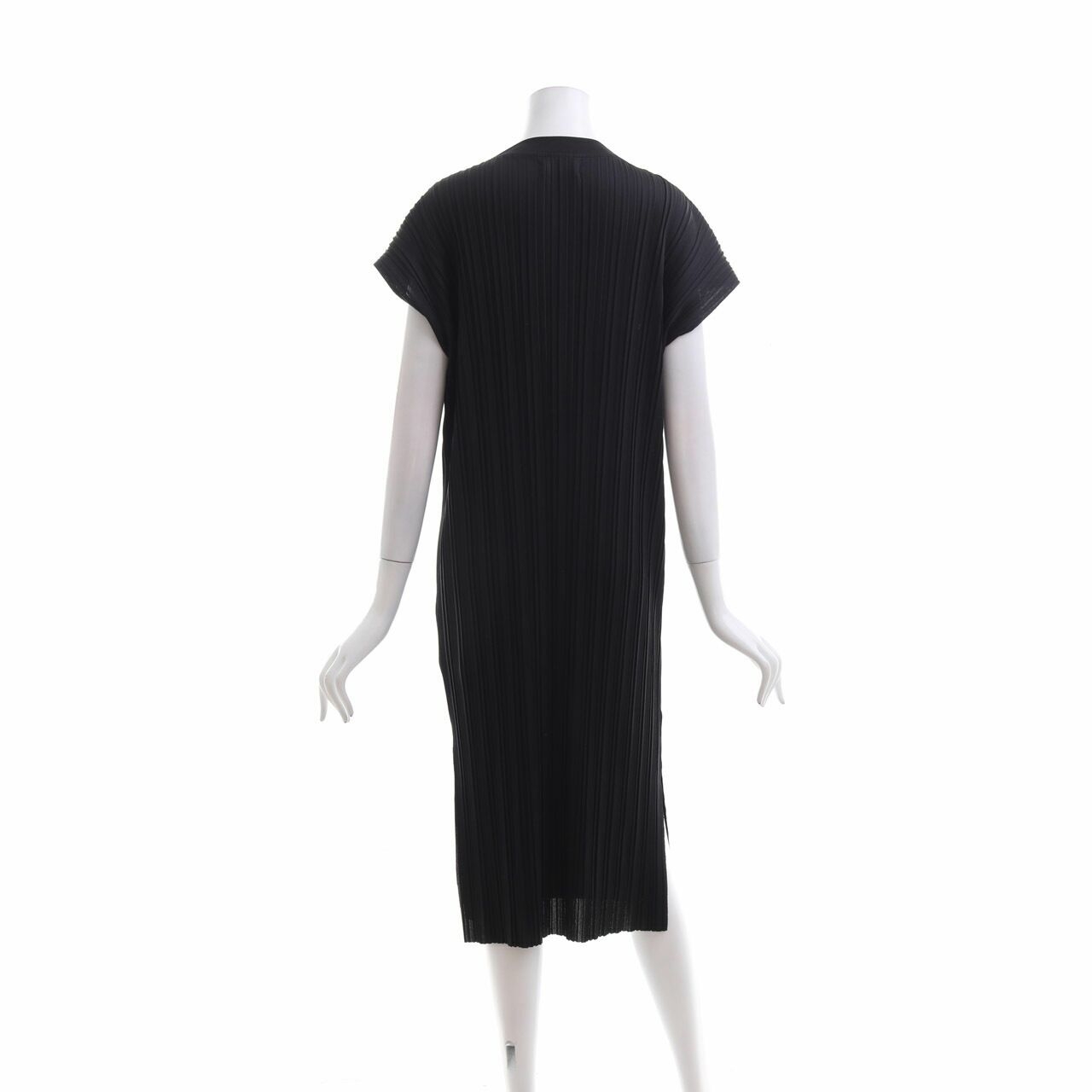 Vior Femme Black Pleated Midi Dress