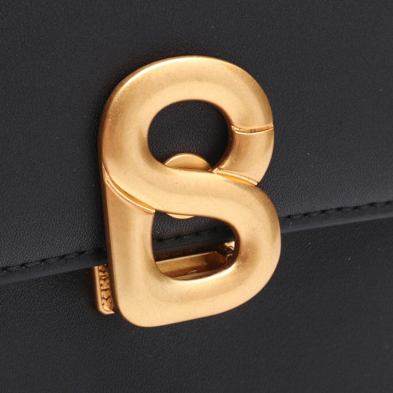 buttons-carves Black Sling Bag